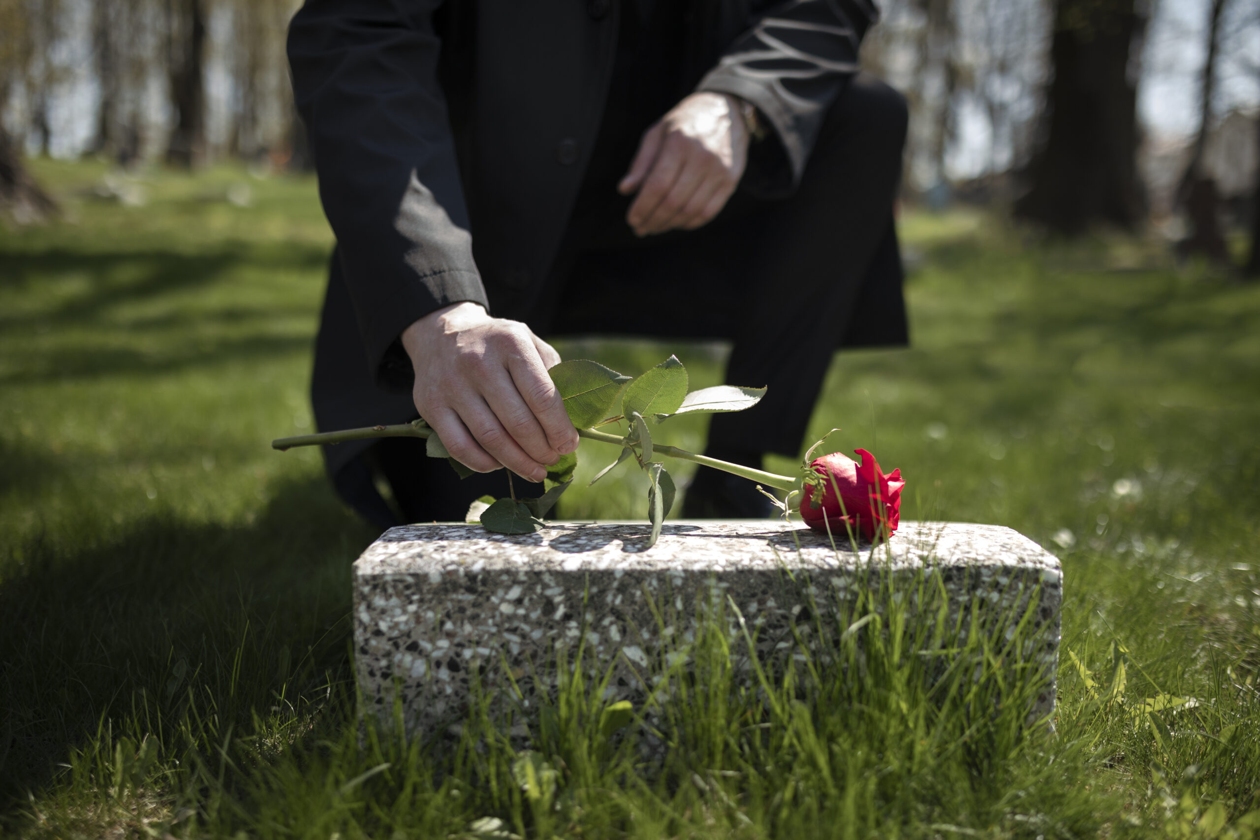 Lapidi cimiteriali: cosa sono e come sceglierle