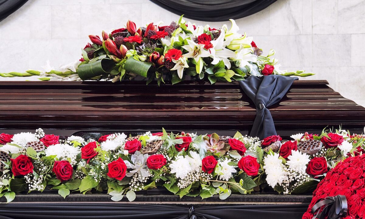 Quanto costa un cuscino di fiori per funerale?