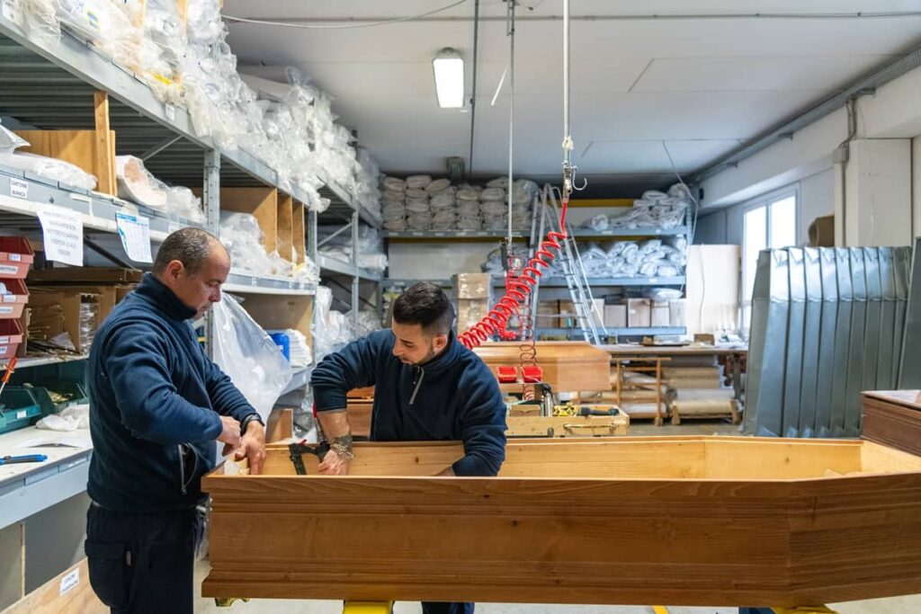 La nostra agenzia funebre al lavoro